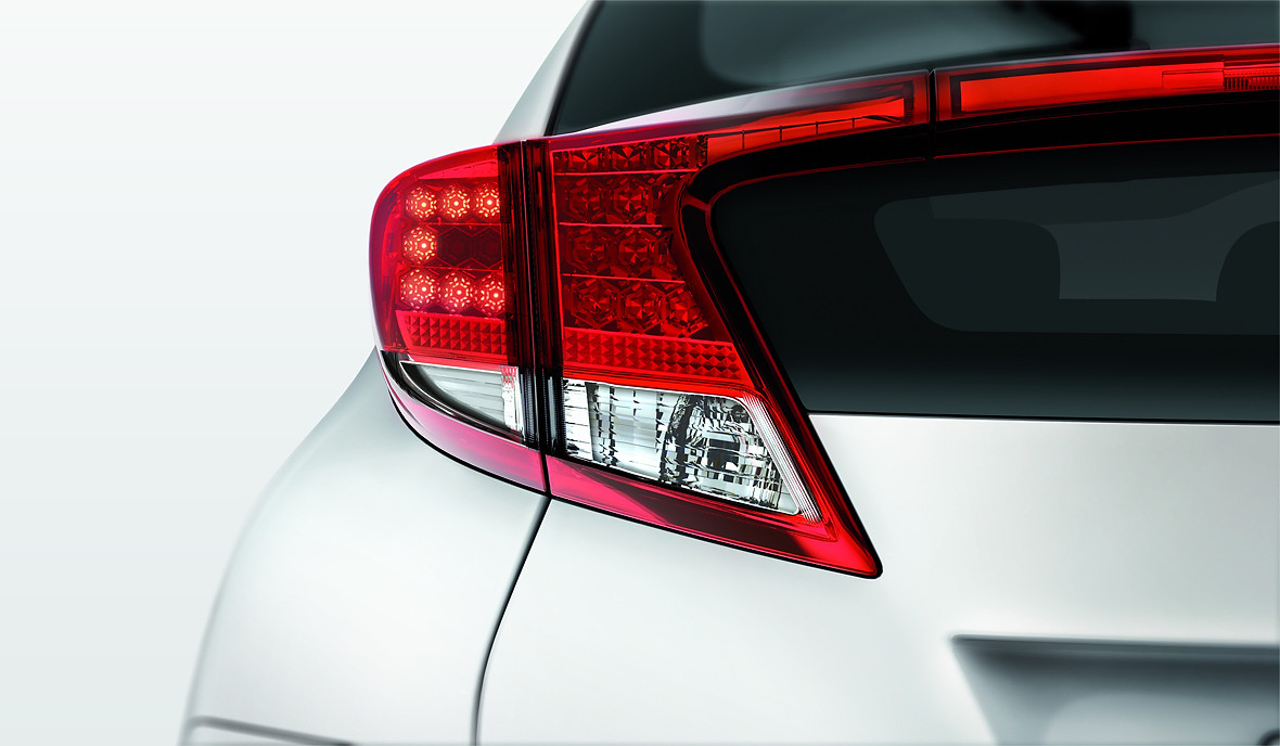 066_CIVIC_DETAIL.jpg