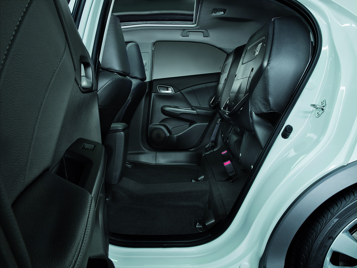 035_CIVIC_MAGIC_SEATS_UP.jpg