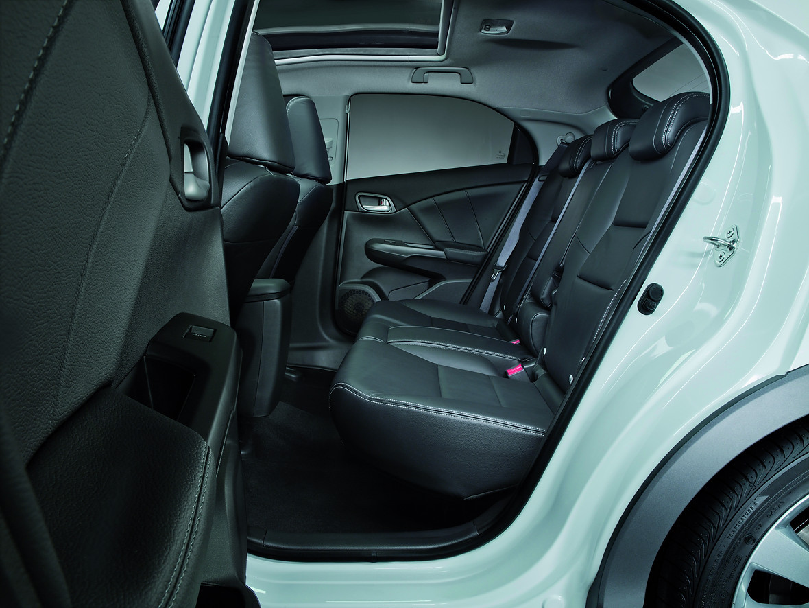 033_CIVIC_MAGIC_SEATS_NORMAL.jpg