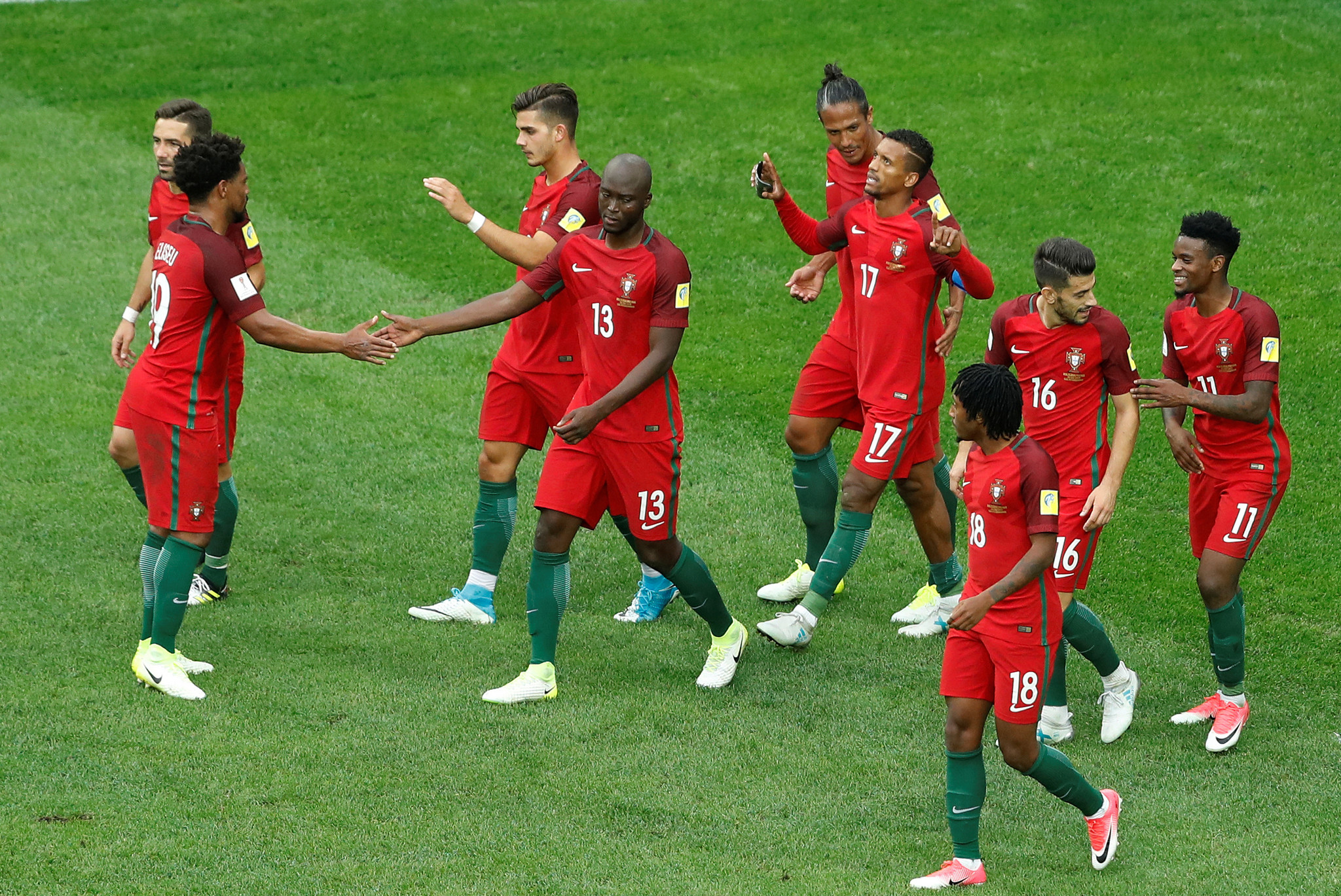 RTS18HH4.jpg