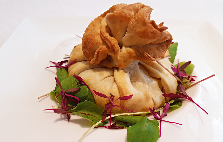 Trouxa-de-queijo-e-maça-com-salada-(1).jpg