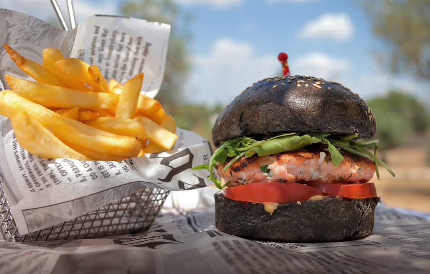 Hamburguer-de-salmao-com-queijo-e-maionese-de-ostrasGT.jpg