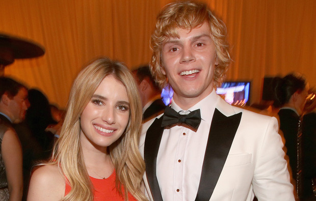 Emma Roberts e Evan Peters.jpg