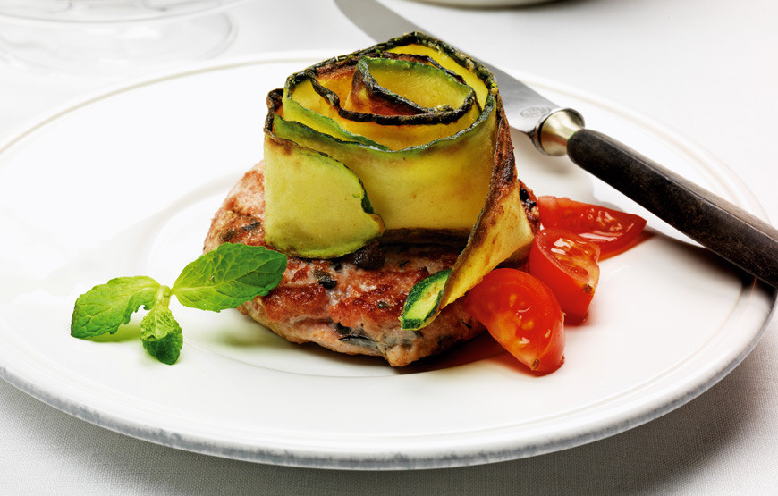 Tartar-de-atum-com-azeitonas-e-batido-de-aipo.jpg