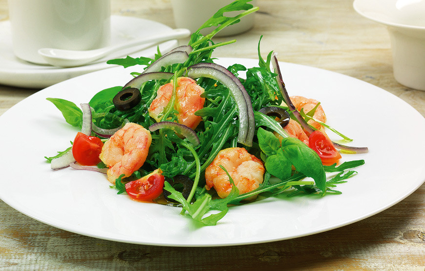 camarao-gigante-com-salada-colorido.jpg