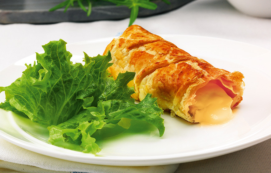 rolo-folhado-de-curgete-e-queijo.jpg
