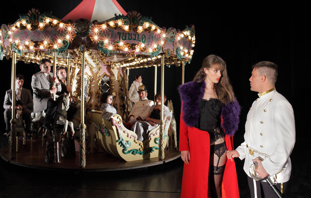 Teatro 'Dança de Roda'.jpg