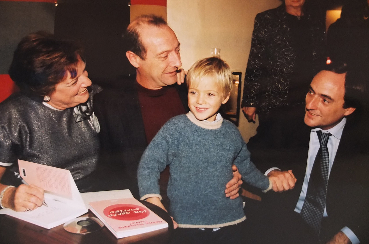 7 11 - 2001 Miguel Portas com a mãe, Helena Sacadura Cabral, o irmão Paulo Portas e o filho Frederico.jpg