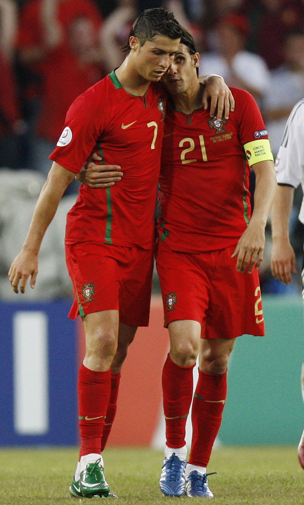 Cristiano Ronaldo e Nuno Gomes.jpg
