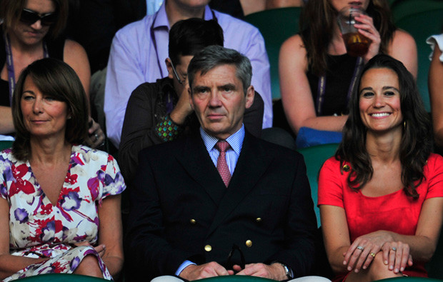 Carole, Michael e Pippa Middleton.jpg