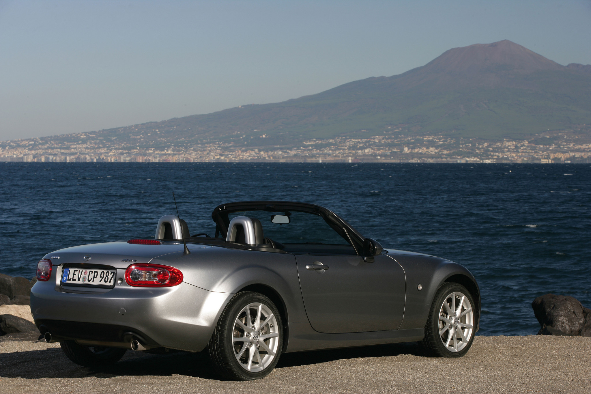 MX-5_FL_still8__jpg300.jpg