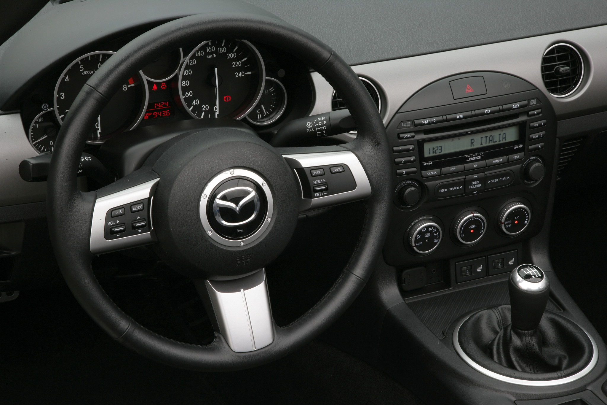 MX-5FL_interior4__jpg300.jpg