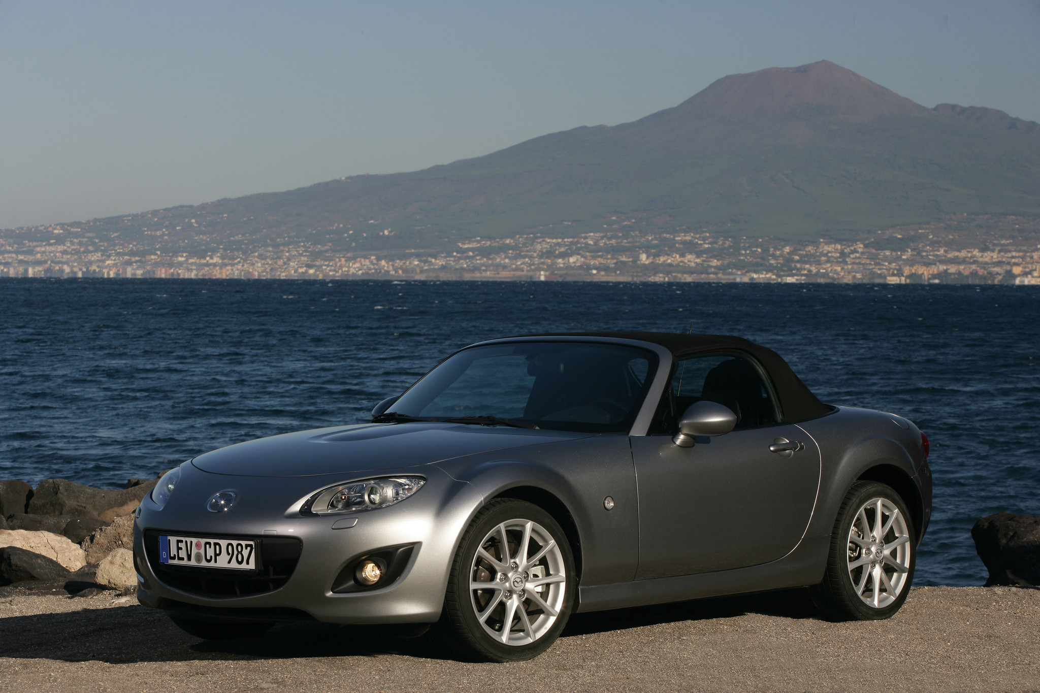 MX-5_FL_still7__jpg300.jpg