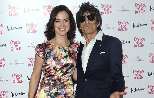 Sally Humphries e Ronnie Wood.jpg