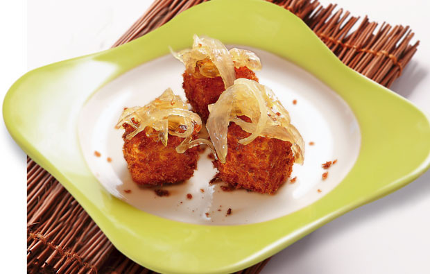 Brie Président panado com cebola caramelizada.jpg
