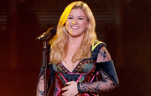 Kelly Clarkson.jpg