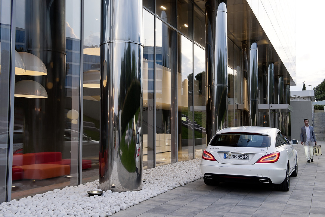12C637_160.jpg