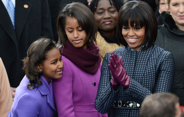 Sasha, Malia e Michelle Obama.jpg