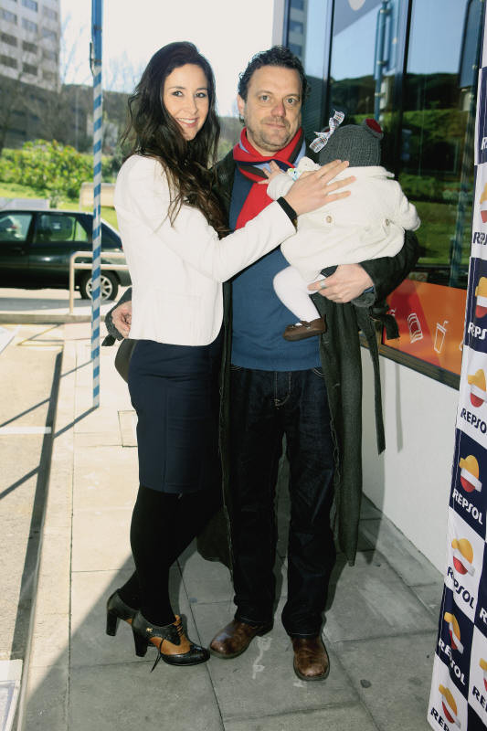 Carla Matadinho e Paulo Sousa Costa com a filha, Letícia.jpg