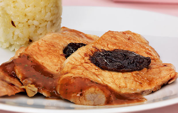carne-recheada-ameixas.jpg