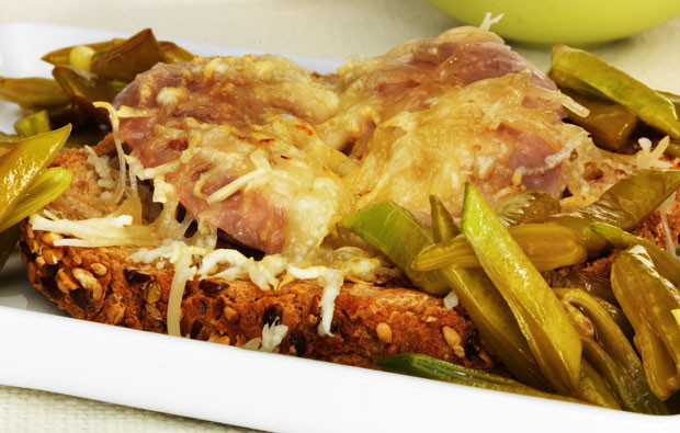 codorniz-cama-queijo.jpg