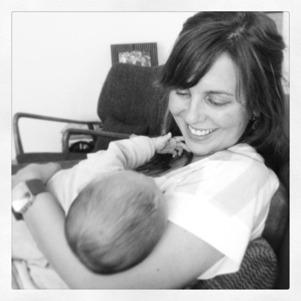 Tânia Ribas de Oliveira com o filho, Tomás.jpg