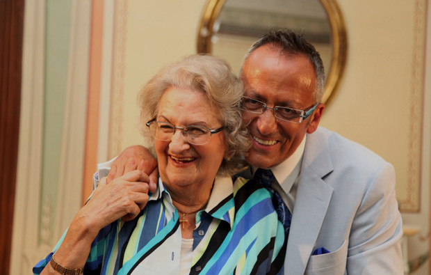 Manuel Luís Goucha com a mãe, Maria de Lourdes de Sousa.jpg