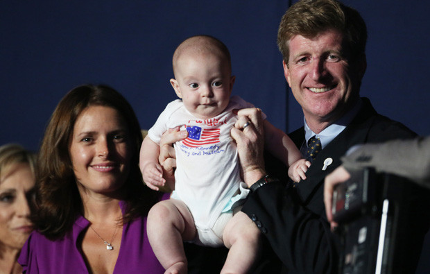 Amy Petitgout e Patrick Kennedy com o fillho, Owen Patrick.jpg