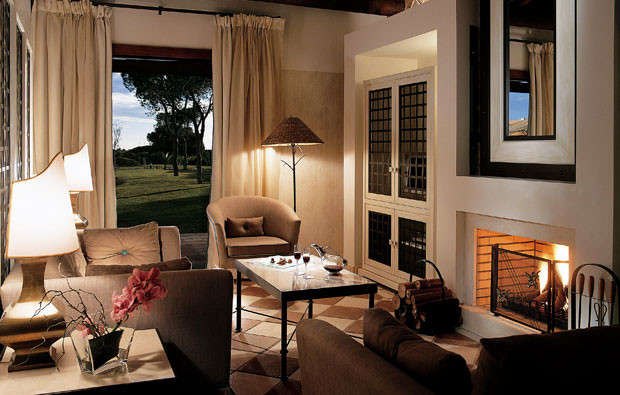 Sala-Suites-Vila-Sol.jpg