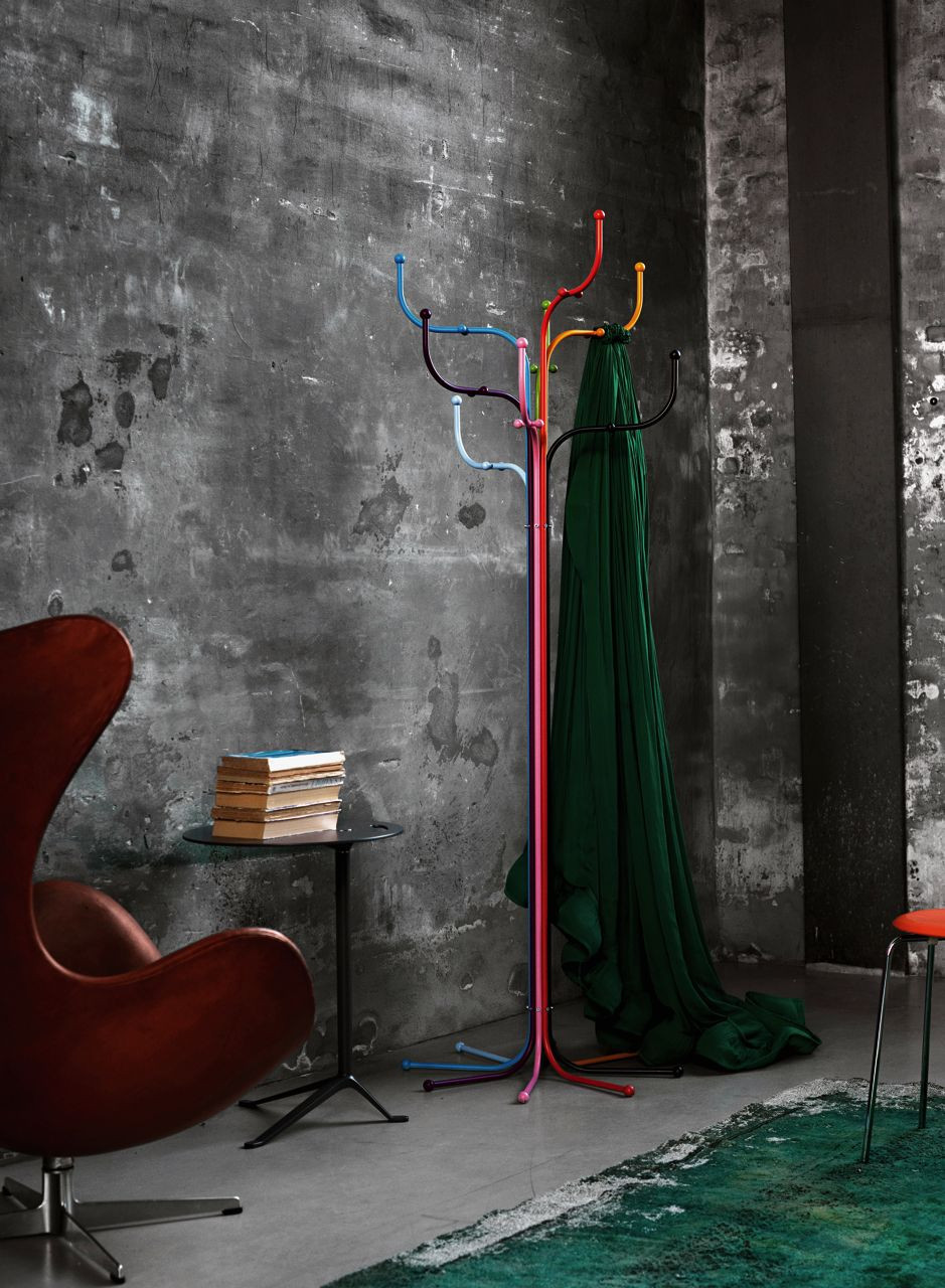 Fritz Hansen - Cabide Coat Tree Multicolour.jpg