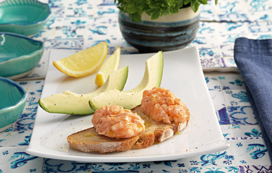 pão-tostado-com-tartar.jpg