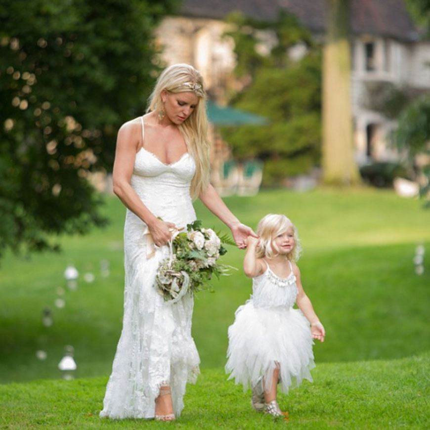 Jessica Simpson com a filha, Maxwell.jpg
