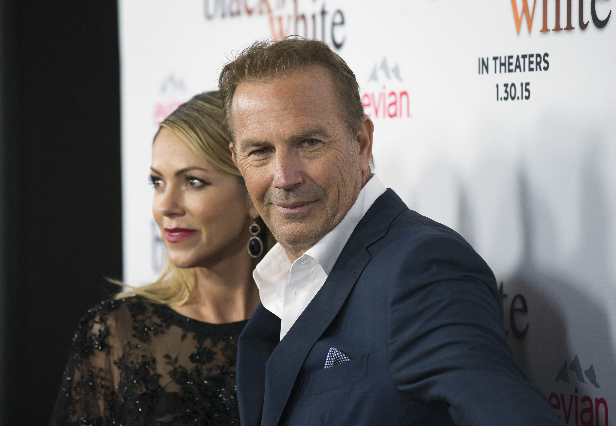 Em processo de divórcio, mulher de Kevin Costner recusa-se a deixar a casa do ator