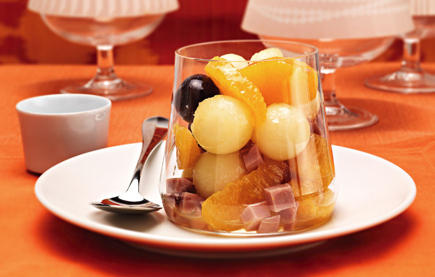 Salada de fiambre com frutos.jpg