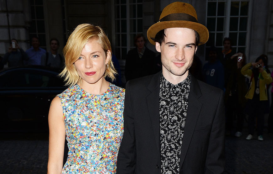 Sienna Miller e Tom Sturridge.jpg