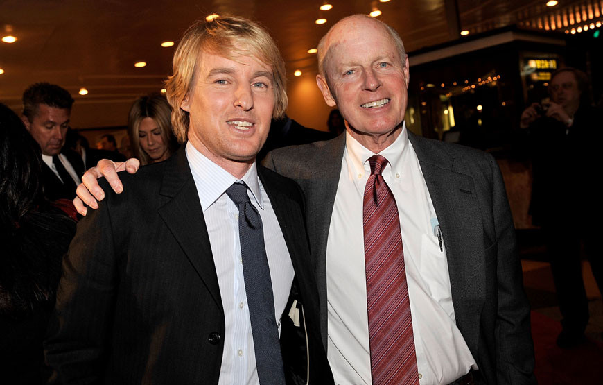 Owen e Robert A. Wilson.jpg