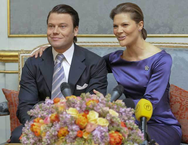 Daniel Westling e Victoria da Suécia no dia do anúncio do noivado (24 de Fevereiro de 2009)