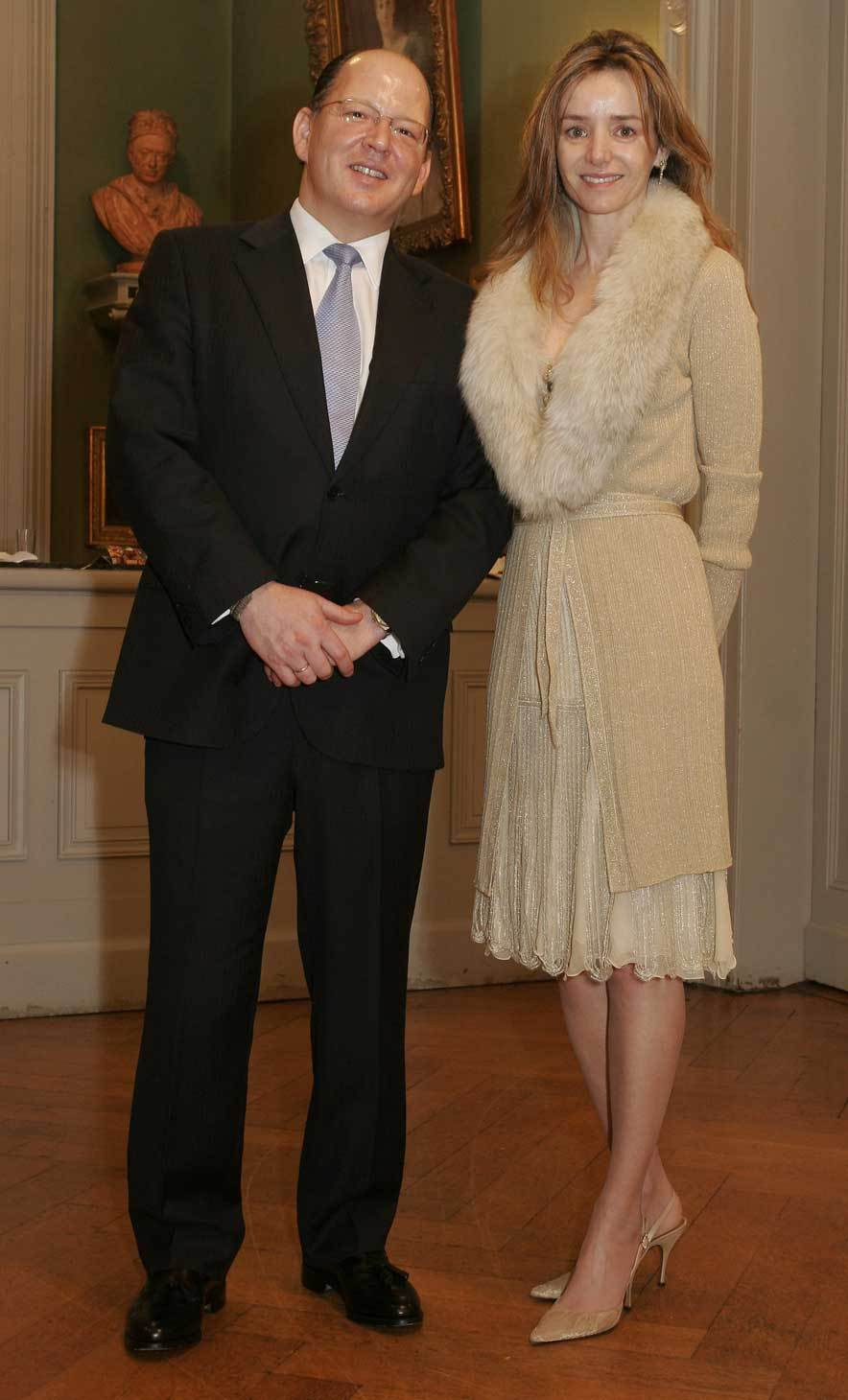 Os príncipes Kardam e Myriam Ungria da Bulgárianum concerto de música clássica na Salle des Abeilles do Palácio de lAthénée, em Genebra, na Suíça