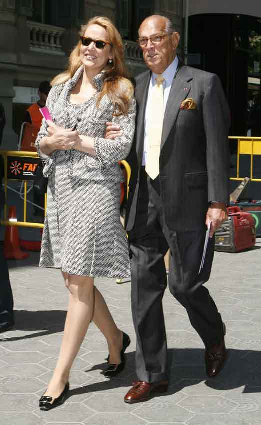 Jerry Hall e Oscar de la Renta a paseear por Barcelona