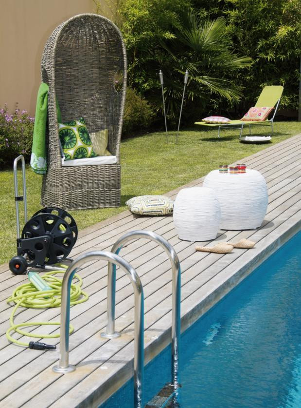 Verão junto à piscina!