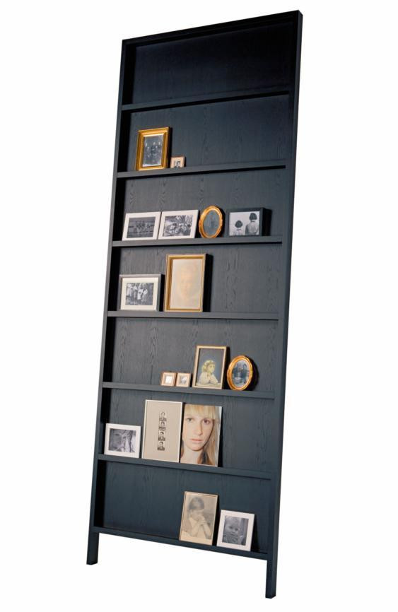 De encostar: Oblique Big, com design de Marcel Wanders, em carvalho maciço, 295x135x5,5cm, por E1.705, na Moooi.