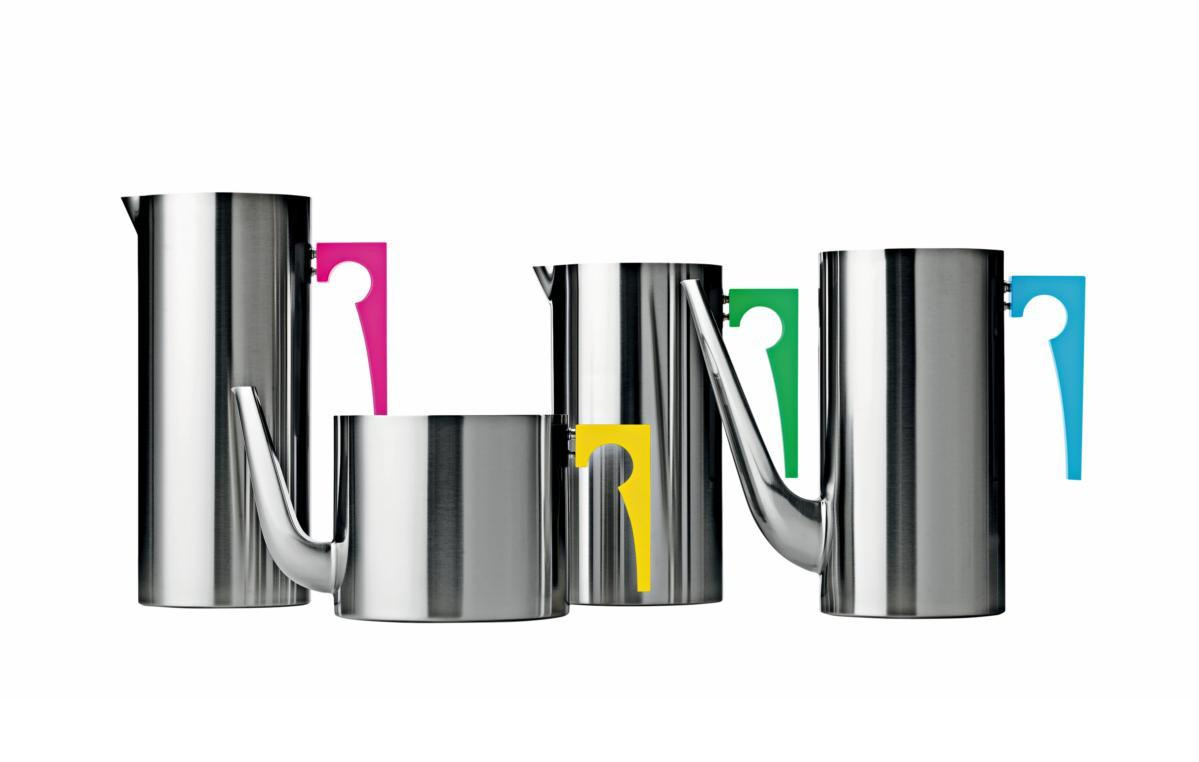 Em aço inox, a coleção AddColour, releitura da Cylinda-Line, está disponível, desde 1,25l, na Citrina.