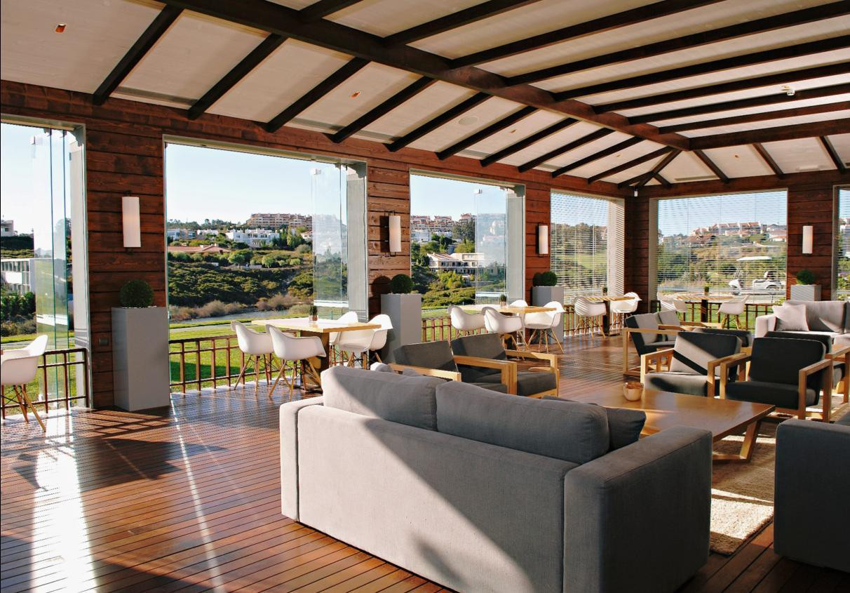 O design de interiores ficou a cargo do ateliê Gabriela & Rebecca Leon