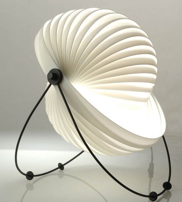 O Eclipse, com 32x36cm, está disponível na Area e, online, na Paris-Sete