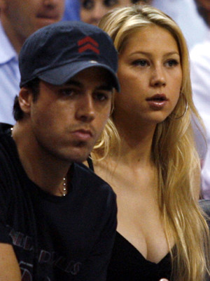 Enrique Iglesias não se sente preparado para ser pai
