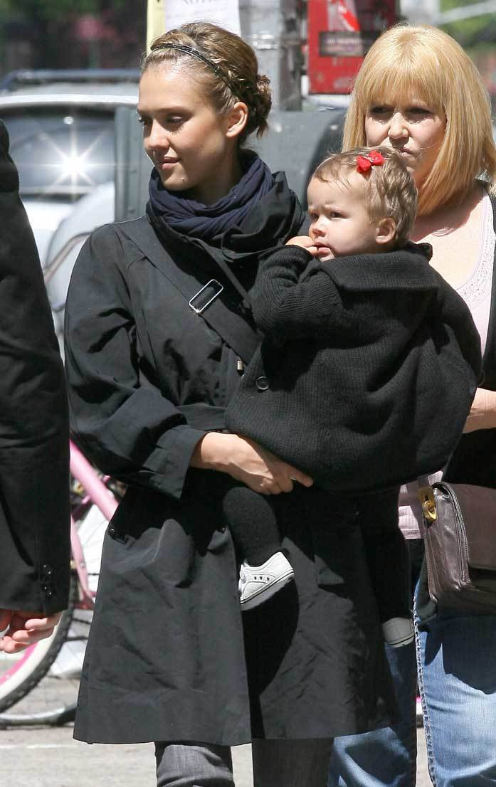 Jessica Alba com a mãe, Catherine, e a filha, Honor Marie