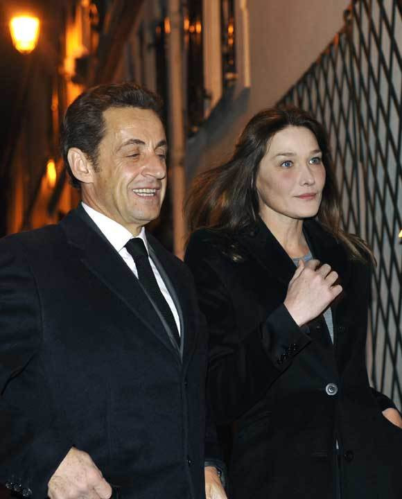 O presidente francês, Nicolas Sarkozy, e a primeira-dama, Carla Bruni
