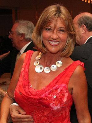 Elisabete de Albuquerque brinda a 2009 rodeada do carinho dos amigos