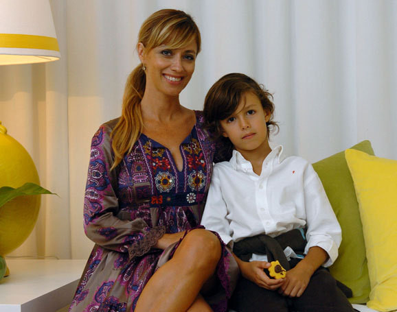Ana Mesquita com o filho, Vicente