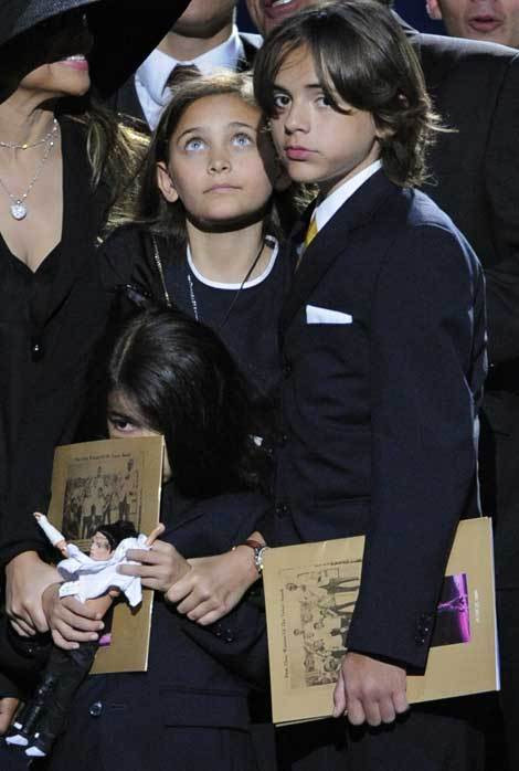 Paris Katherine, Blanket e Prince Michael I
